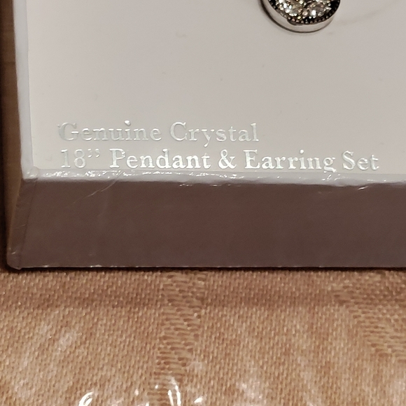 Genuine Crystal 18" Pendant & earring Set letter J pendant new in box - Picture 3 of 5